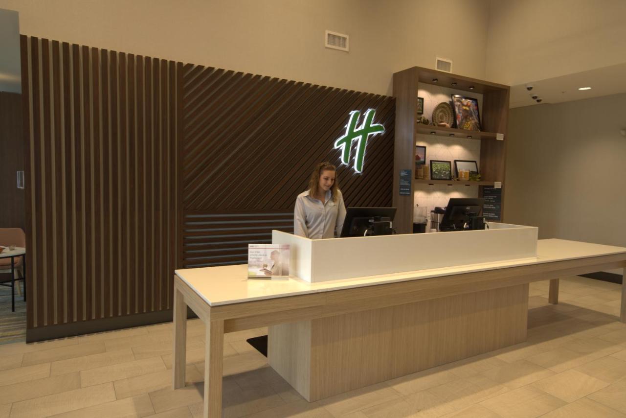 & - - Convention Ctr By Ihg Hotel