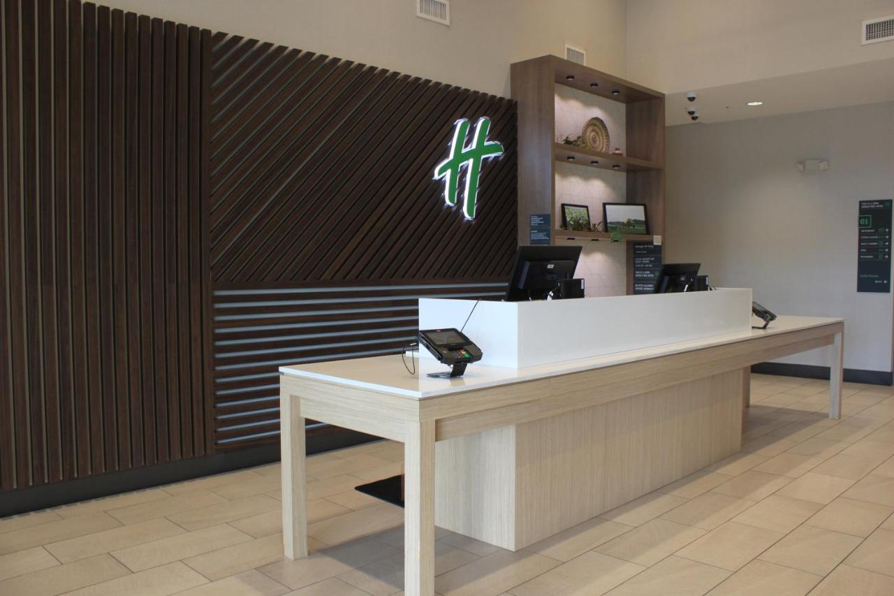 & - - Convention Ctr By Ihg